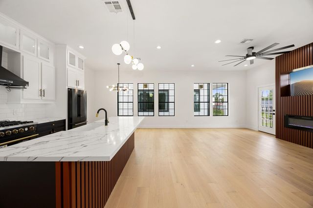 1716 Erin Street, Houston, TX 77009
