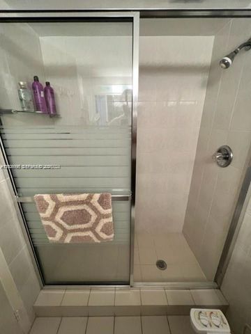 16570 NE 26th Ave 4A, North Miami Beach, FL 33160