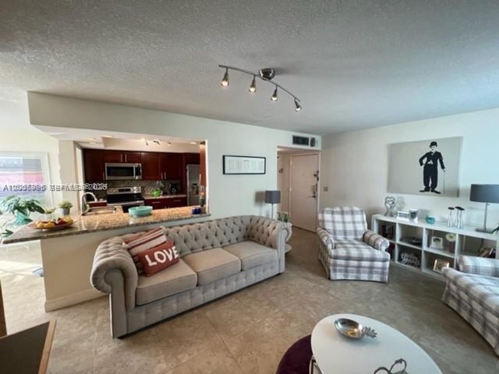 16570 NE 26th Ave 4A, North Miami Beach, FL 33160