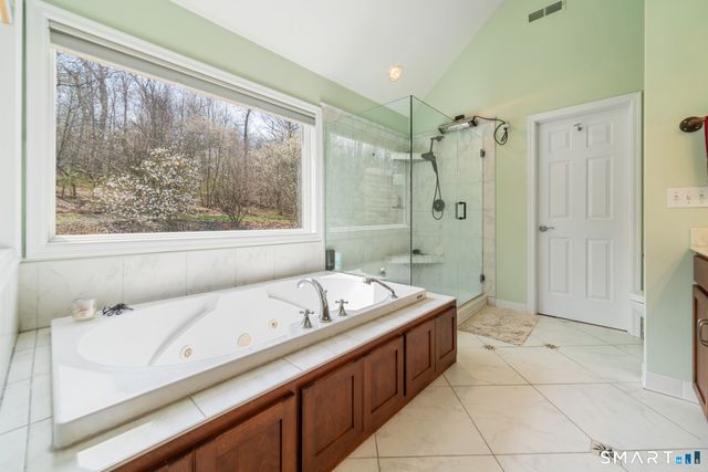 83 Valley Stream Lane, Southbury, CT 06488