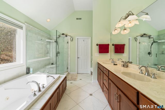 83 Valley Stream Lane, Southbury, CT 06488