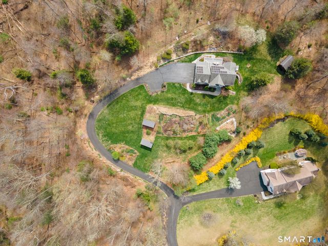 83 Valley Stream Lane, Southbury, CT 06488