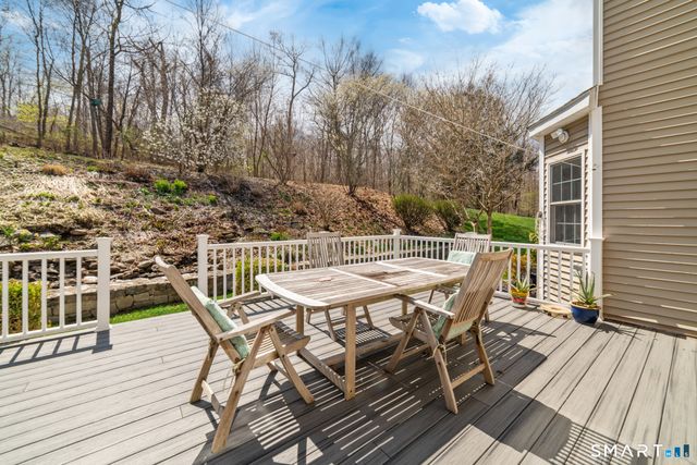 83 Valley Stream Lane, Southbury, CT 06488