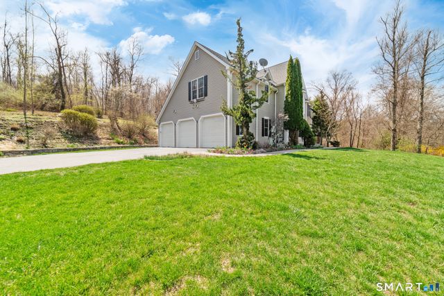 83 Valley Stream Lane, Southbury, CT 06488