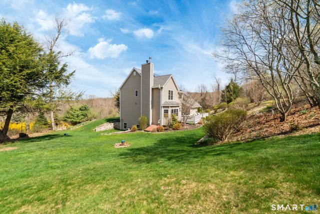 83 Valley Stream Lane, Southbury, CT 06488