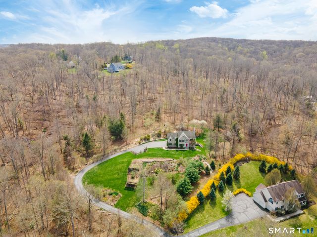 83 Valley Stream Lane, Southbury, CT 06488
