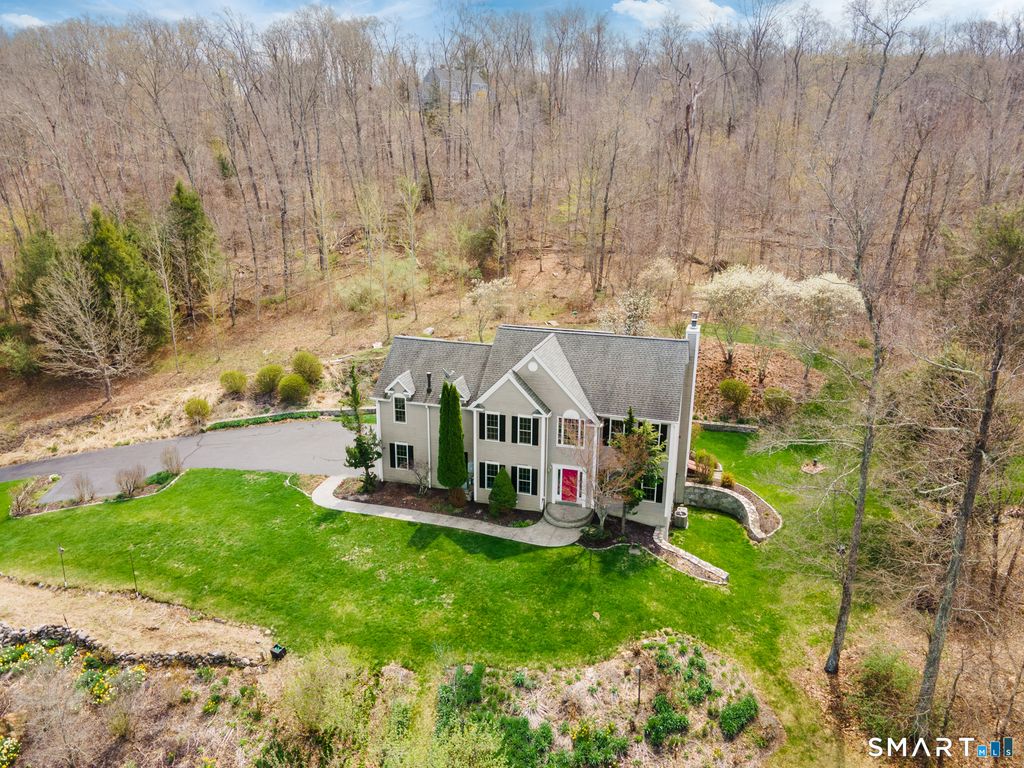 83 Valley Stream Lane, Southbury, CT 06488