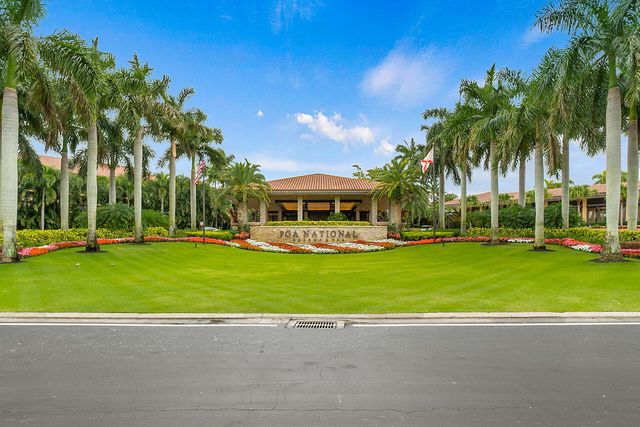 12 Marlwood Lane, Palm Beach Gardens, FL 33418