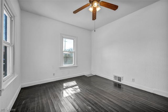 1729 Newberry Street, Cuyahoga Falls, OH 44221