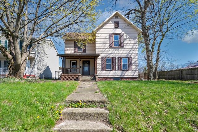 1729 Newberry Street, Cuyahoga Falls, OH 44221