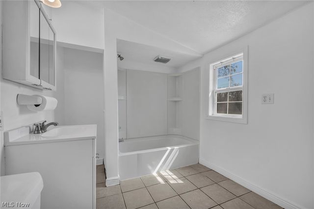 1729 Newberry Street, Cuyahoga Falls, OH 44221