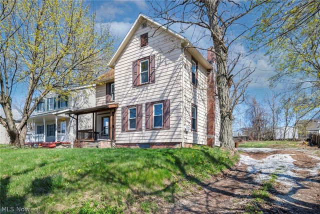 1729 Newberry Street, Cuyahoga Falls, OH 44221