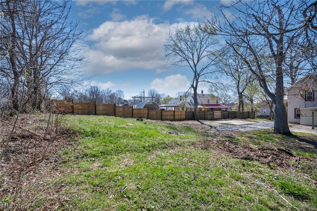 1729 Newberry Street, Cuyahoga Falls, OH 44221