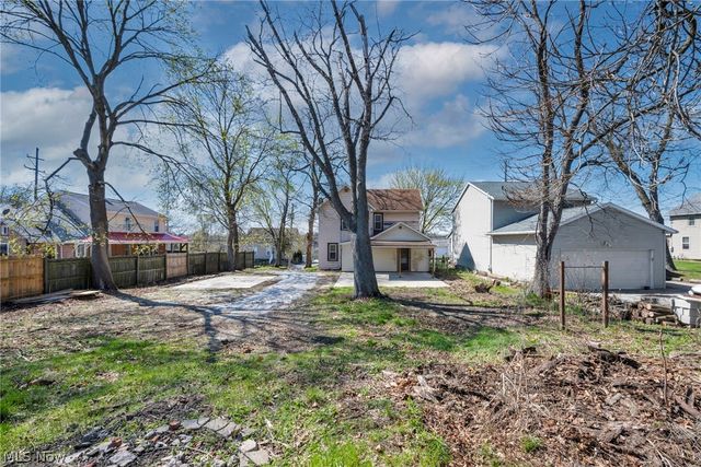 1729 Newberry Street, Cuyahoga Falls, OH 44221