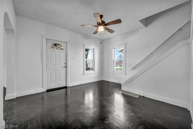 1729 Newberry Street, Cuyahoga Falls, OH 44221