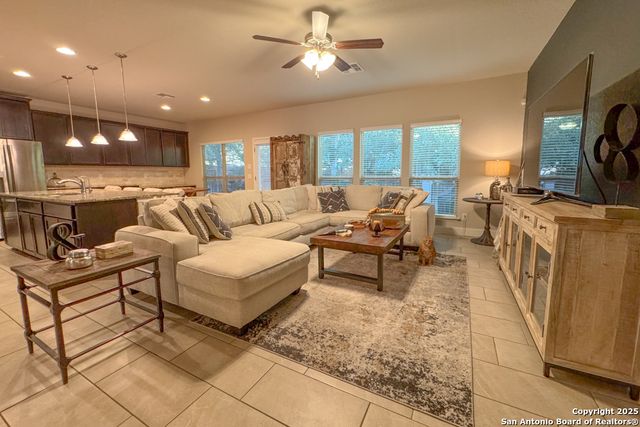 444 Whistlers Way, Spring Branch, TX 78070