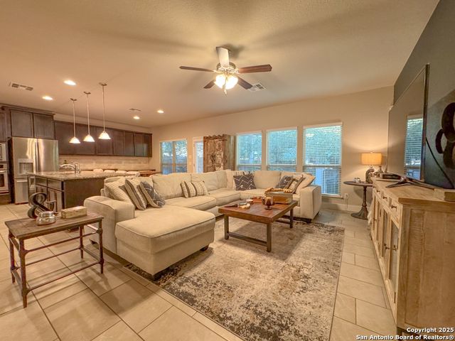 444 Whistlers Way, Spring Branch, TX 78070