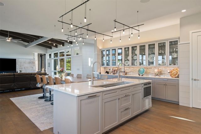 2660 Elder Hill RD, Driftwood, TX 78619