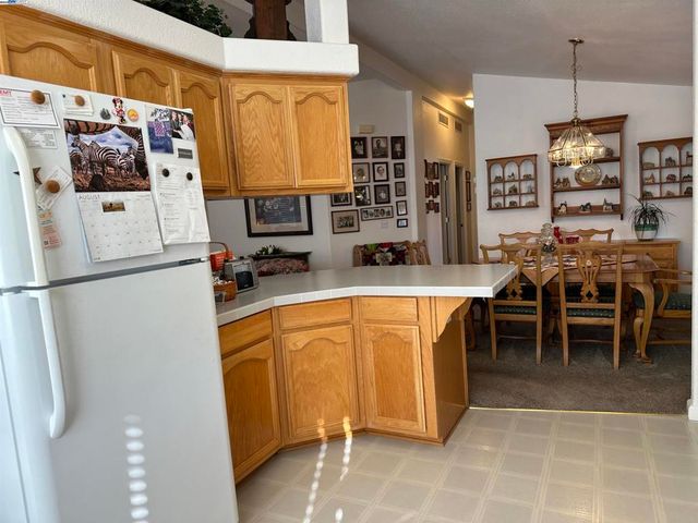 711 Old Canyon Rd, Fremont, CA 94536