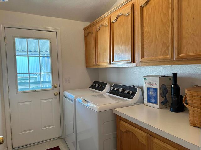 711 Old Canyon Rd, Fremont, CA 94536