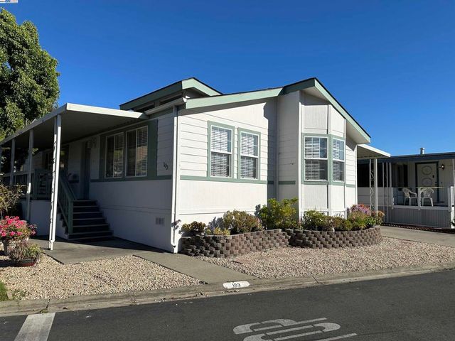 711 Old Canyon Rd, Fremont, CA 94536