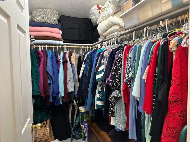 711 Old Canyon Rd, Fremont, CA 94536