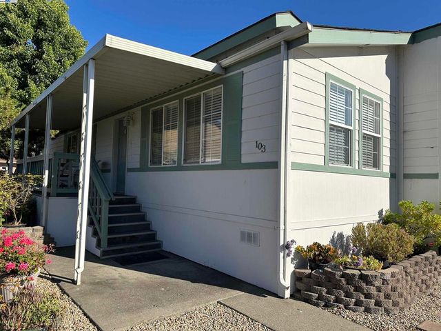 711 Old Canyon Rd, Fremont, CA 94536