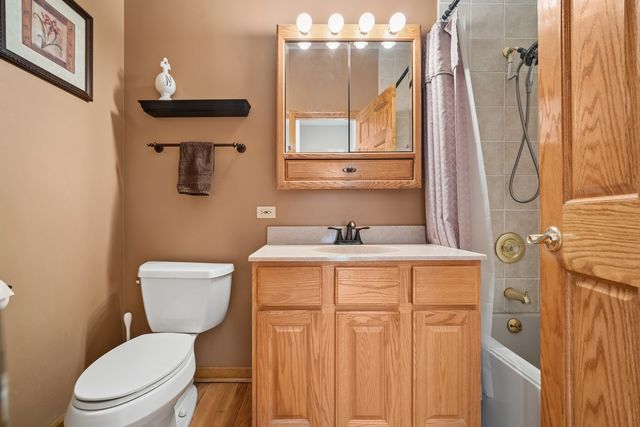 26165 N Greenbriar Court, Lake Barrington, IL 60084