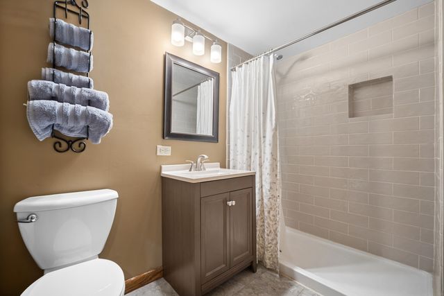 26165 N Greenbriar Court, Lake Barrington, IL 60084