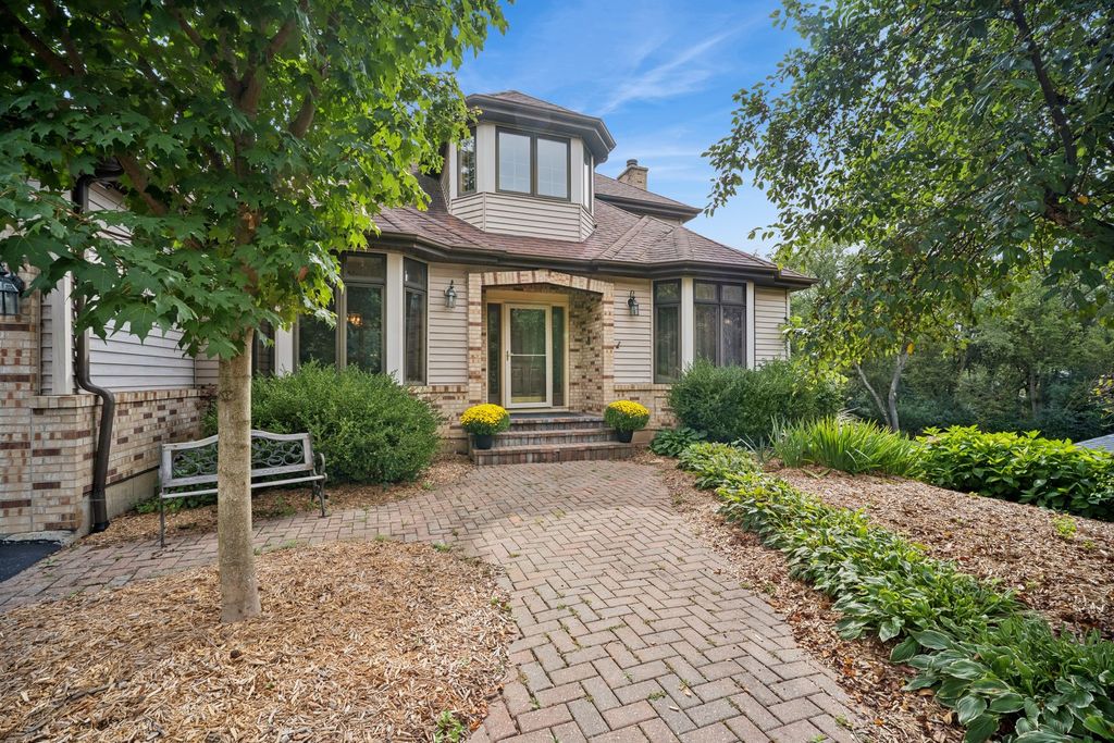 26165 N Greenbriar Court, Lake Barrington, IL 60084