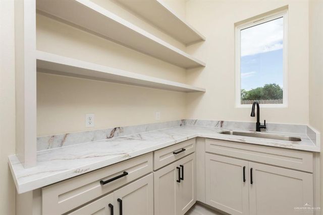 4904 Duke Avenue, Mcallen, TX 78504