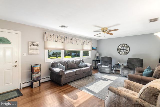 38 PINEHURST DR, Little Egg Harbor Twp, NJ 08087