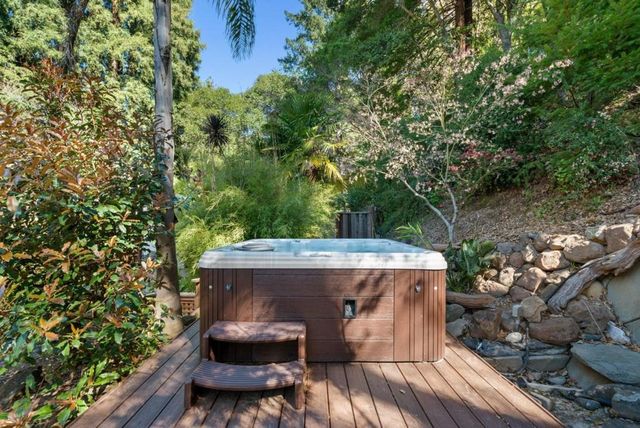 101 Endlich Drive, Santa Cruz, CA 95060