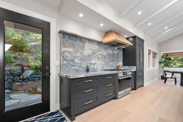 101 Endlich Drive, Santa Cruz, CA 95060