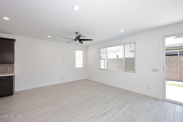 2460 W Rowel Road, Phoenix, AZ 85085