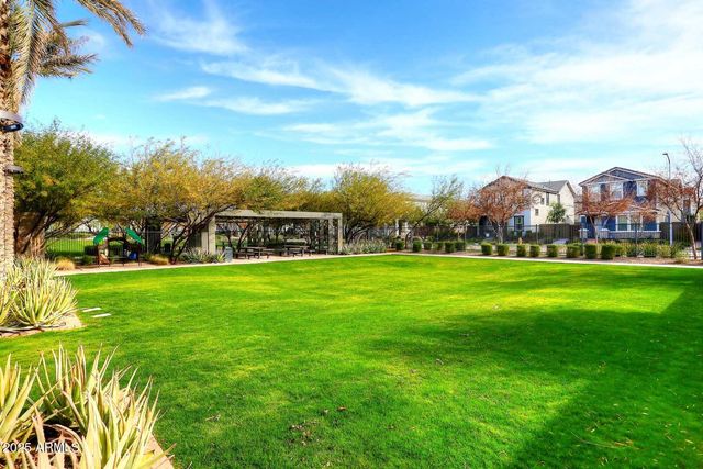 2460 W Rowel Road, Phoenix, AZ 85085