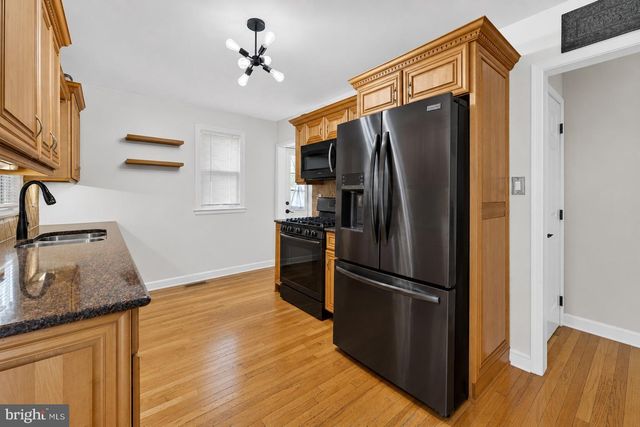 6 DAWES AVE, Trenton, NJ 08638