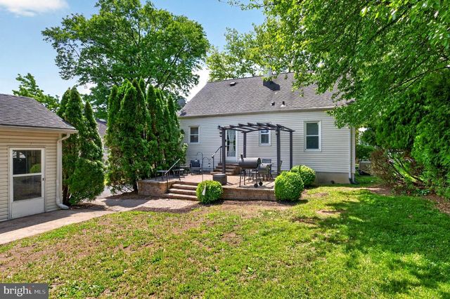 6 DAWES AVE, Trenton, NJ 08638