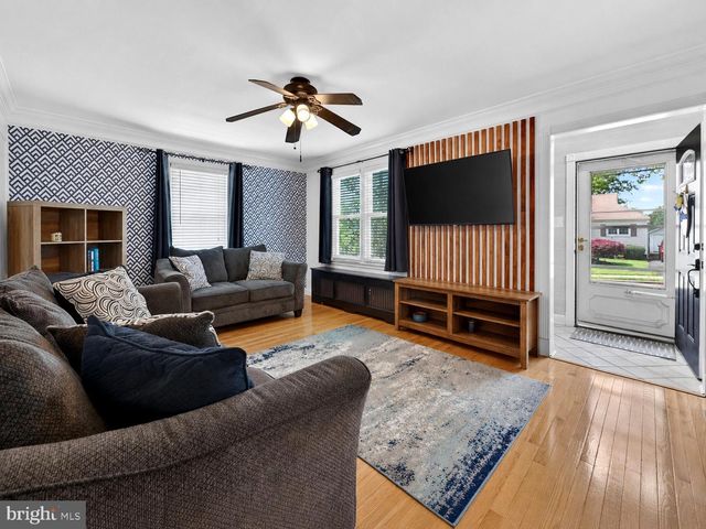 6 DAWES AVE, Trenton, NJ 08638