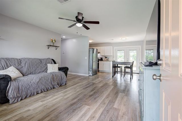 2605 Yorkshire Avenue, Oklahoma City, OK 73160