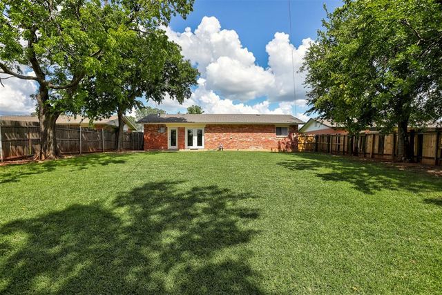2605 Yorkshire Avenue, Oklahoma City, OK 73160