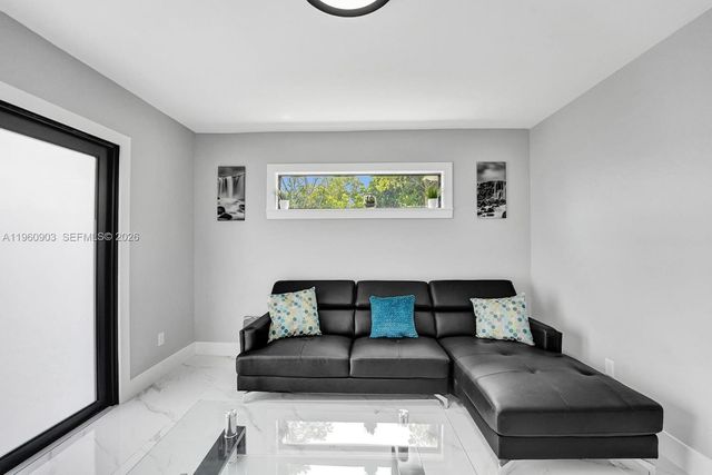 5636 SW 19th St, West Park, FL 33023