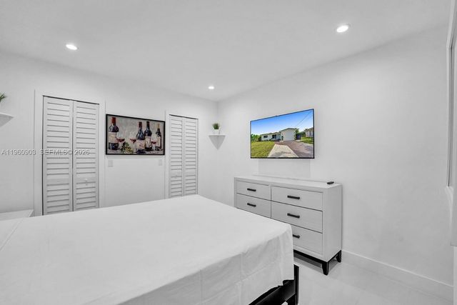 5636 SW 19th St, West Park, FL 33023