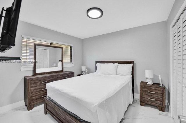 5636 SW 19th St, West Park, FL 33023