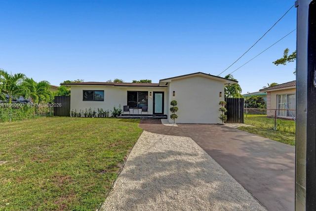 5636 SW 19th St, West Park, FL 33023