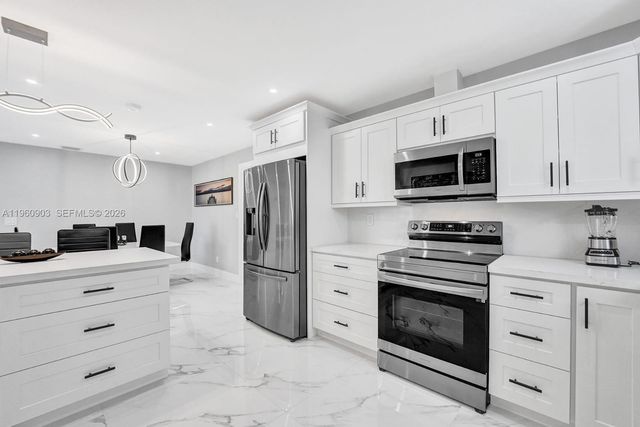 5636 SW 19th St, West Park, FL 33023