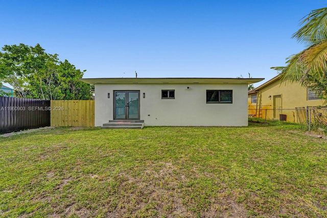 5636 SW 19th St, West Park, FL 33023