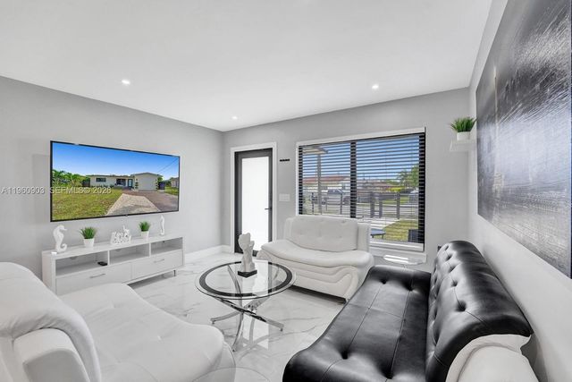 5636 SW 19th St, West Park, FL 33023