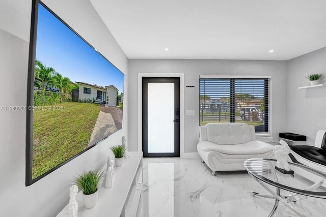 5636 SW 19th St, West Park, FL 33023