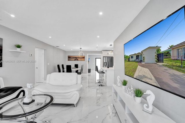 5636 SW 19th St, West Park, FL 33023